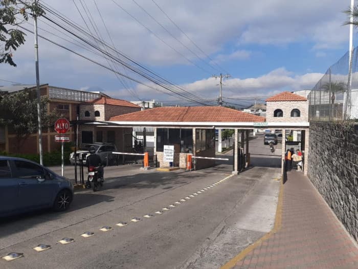 Casa en venta en Rivera del Río, San Miguel Petapa - foto 1
