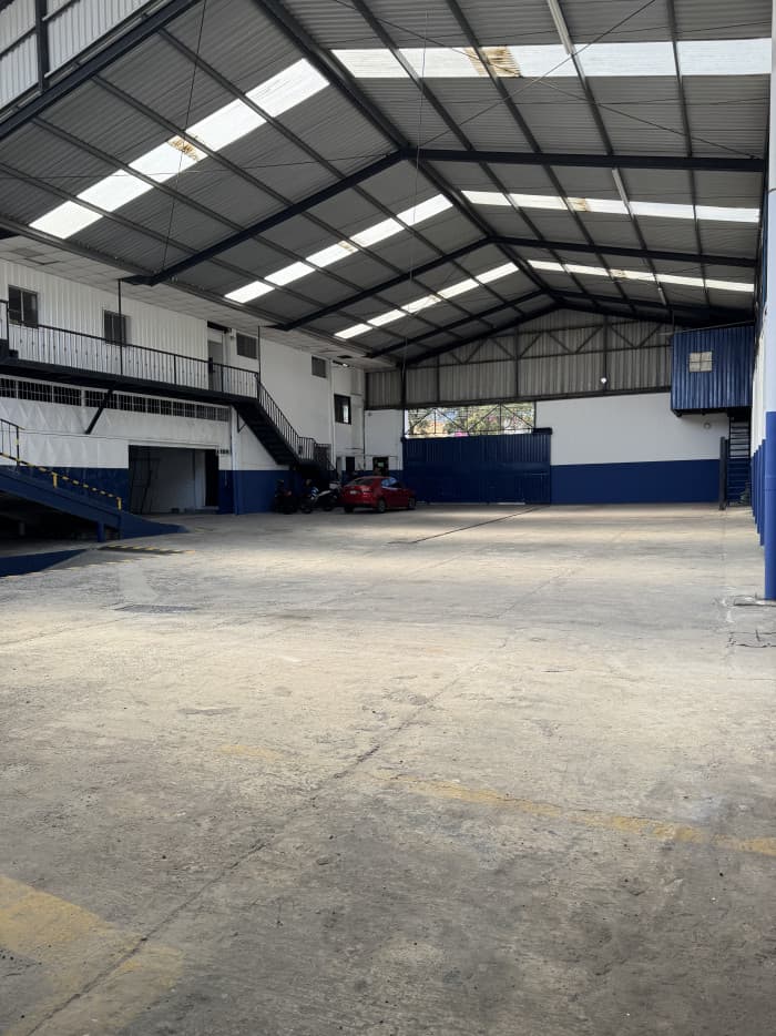 Ofibodega en Renta en San Cristobal, Boulevard Sur  - foto 1