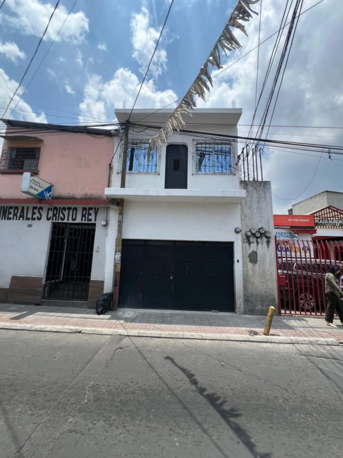 Casa con uso de suelo comercial. - foto 1