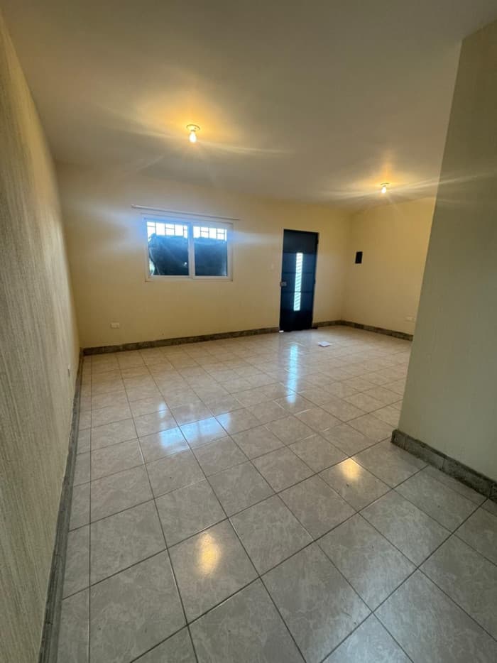 Casa en venta en Linda Vista, Villa Nueva. - foto 2