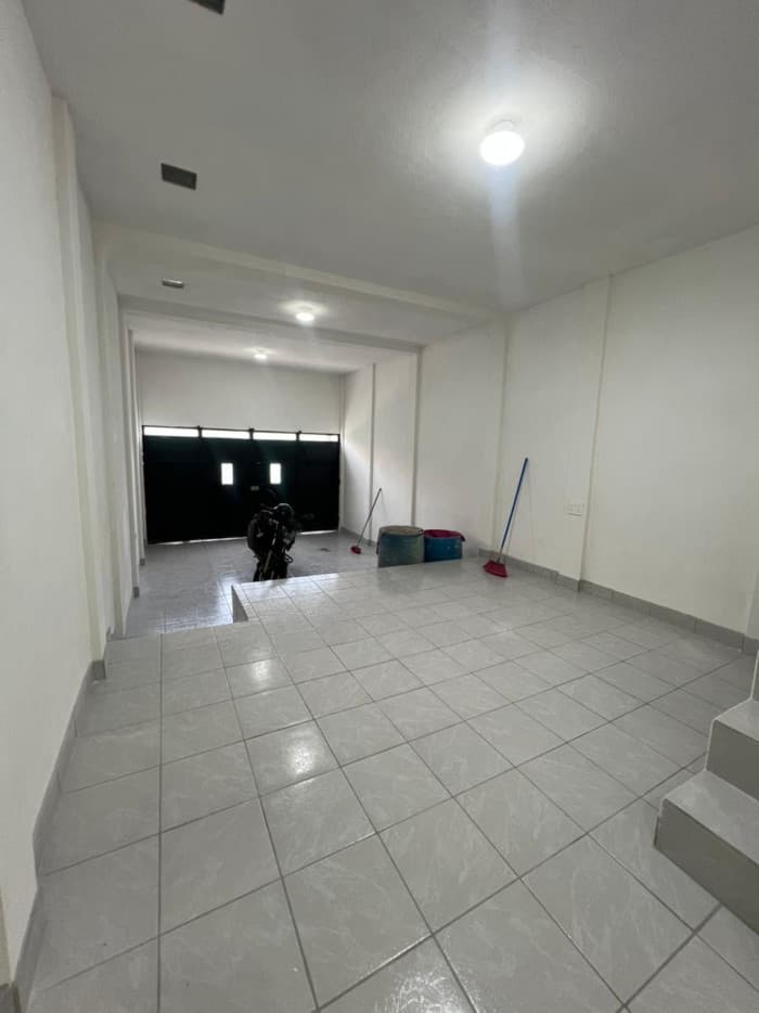 Casa con uso de suelo comercial. - foto 4