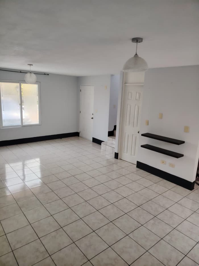 Casa en Venta en Condado Catalina, Villa Nueva. - foto 4