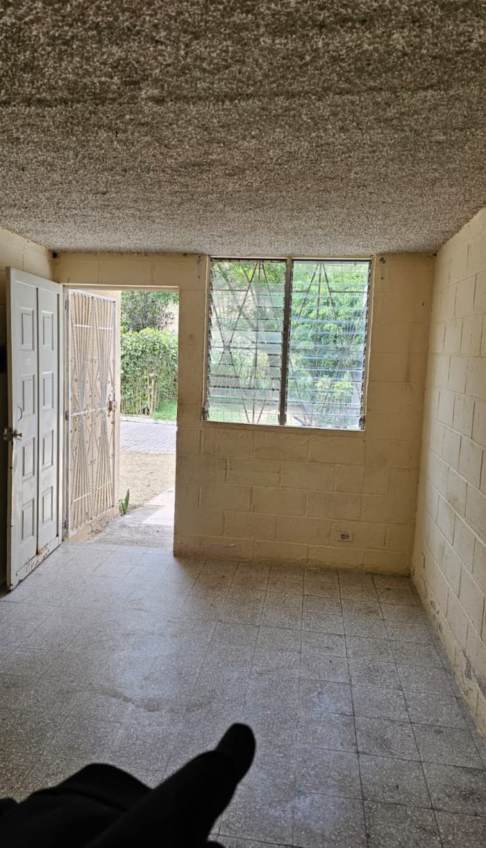 Casa en venta en Villa Nueva con 5 estacionamientos.  - foto 3