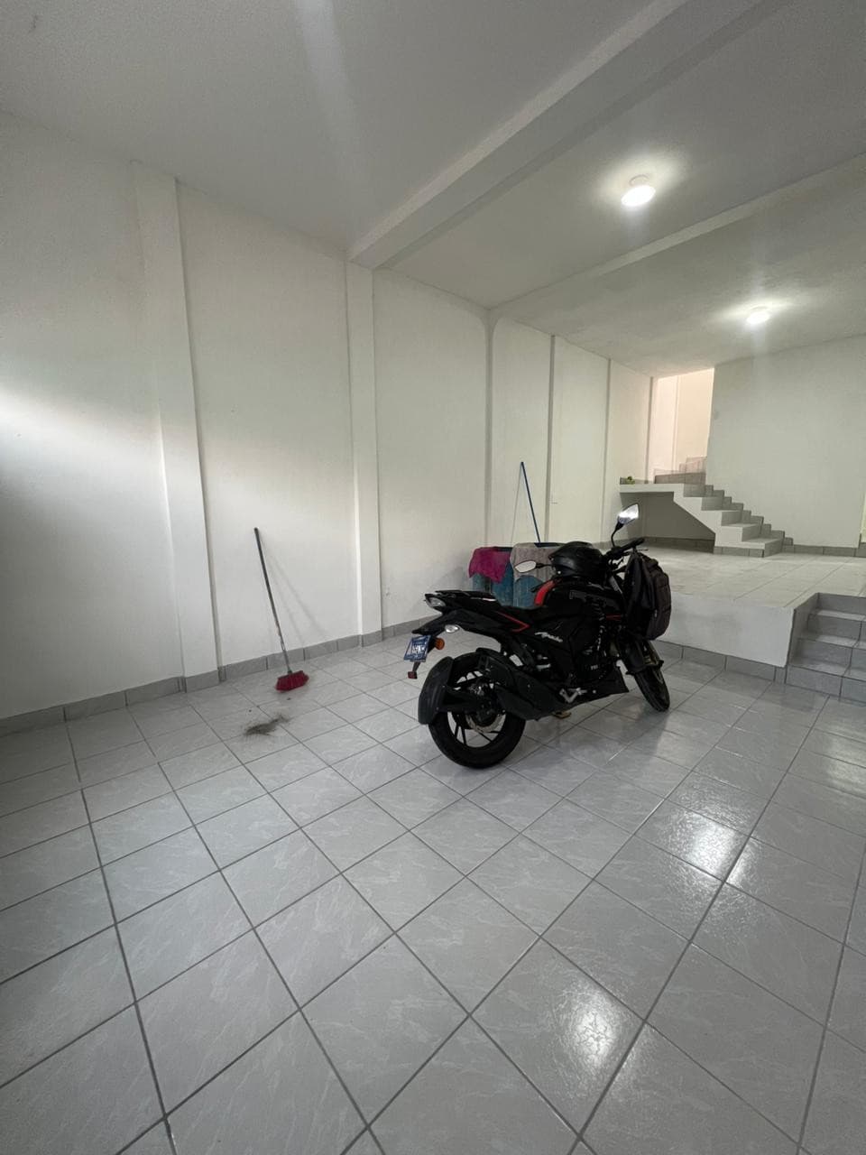 Casa con uso de suelo comercial. - foto 2