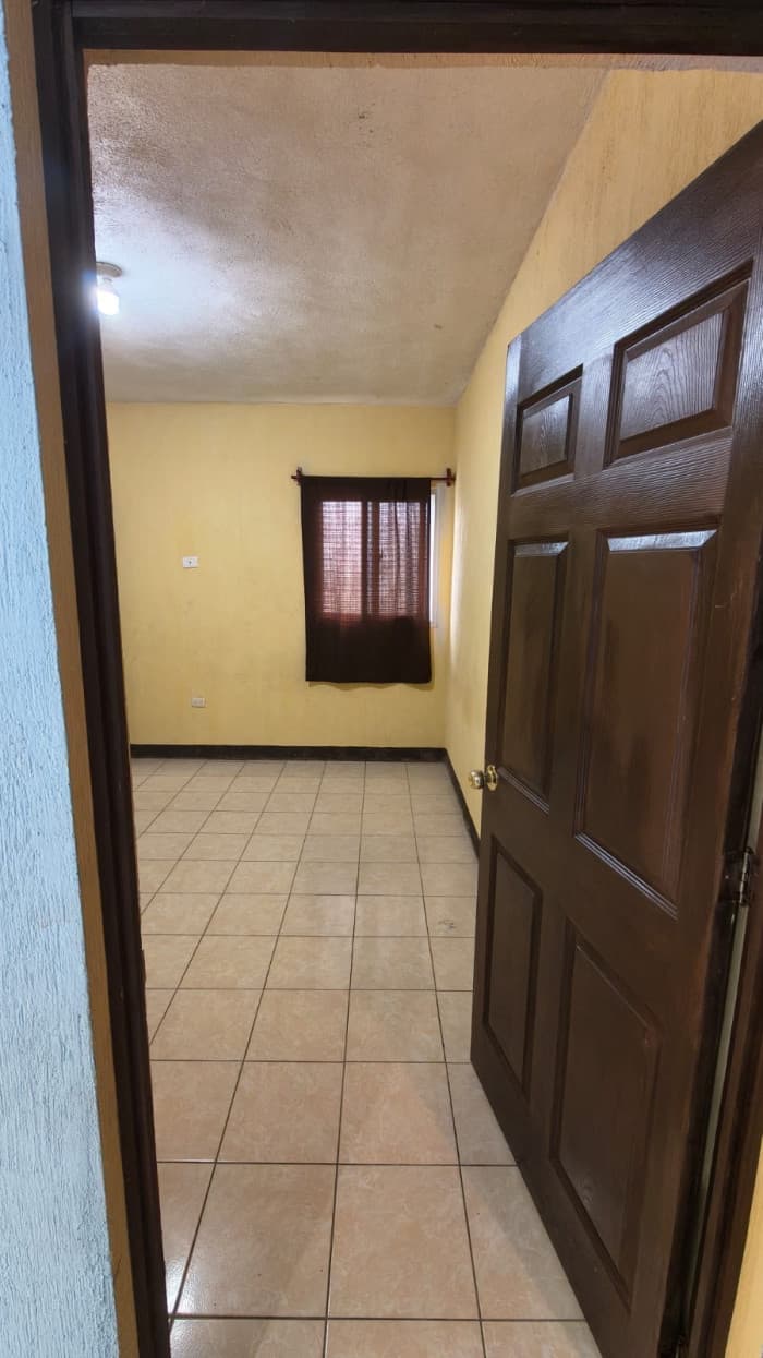 preciosa casa en venta en Villa Canales - foto 6