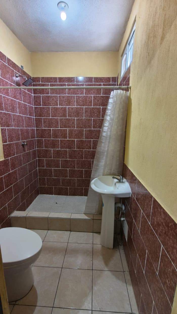 preciosa casa en venta en Villa Canales - foto 3