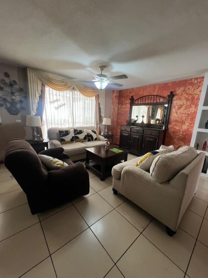 Casa en Venta Jardines de Verona. - foto 3