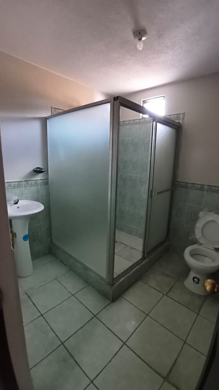 Amplia casa en venta en zona 18 Altos de la Atlántida - foto 4