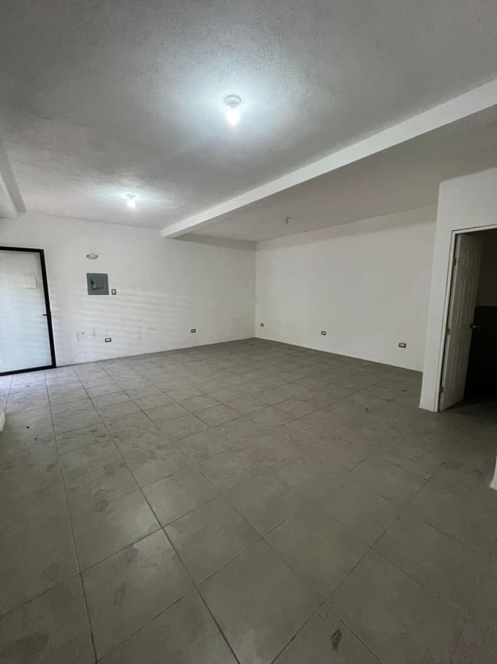 Local Comercial en el centro de Villa Nueva - foto 4