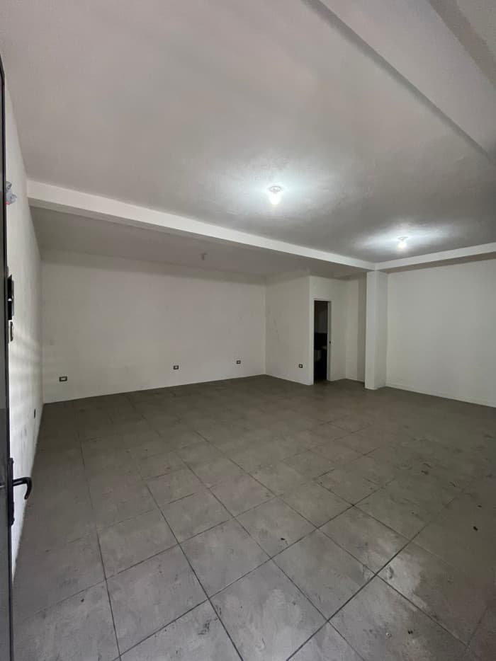 Local Comercial en el centro de Villa Nueva - foto 2