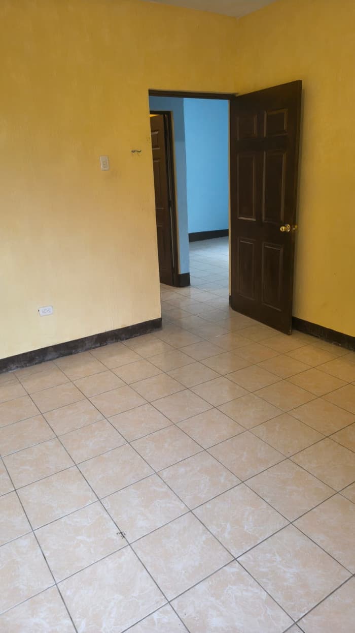 preciosa casa en venta en Villa Canales - foto 4