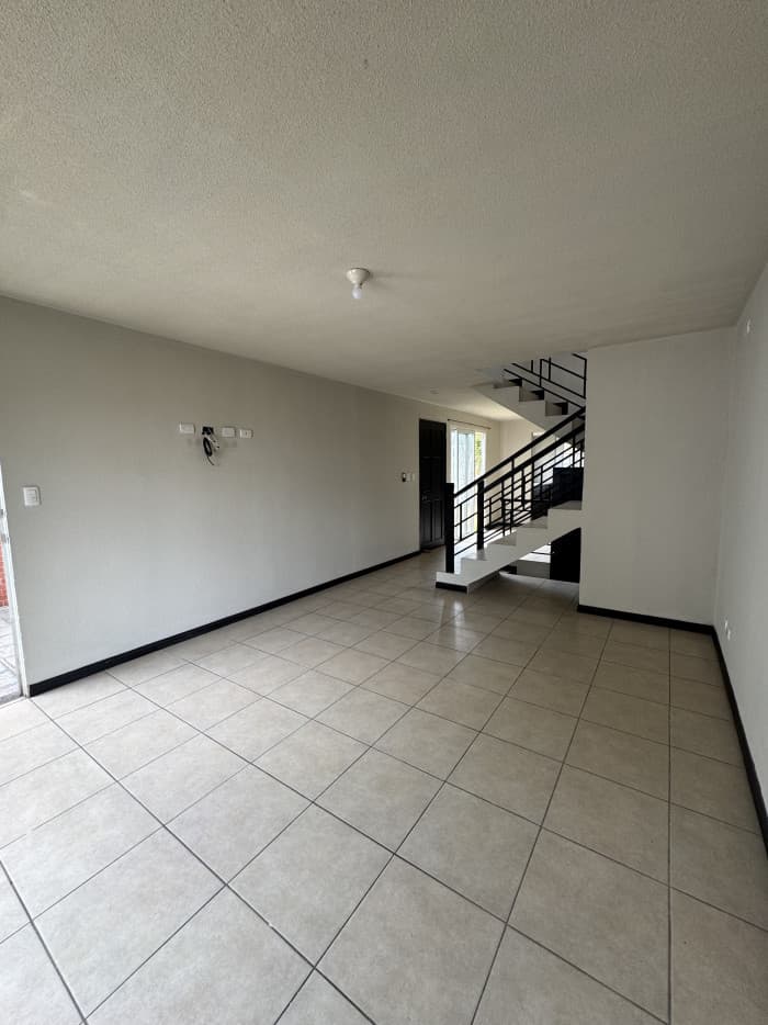 Vendo Casa en Cond en Zona 2 de Villa Nueva (Esquina) - foto 3