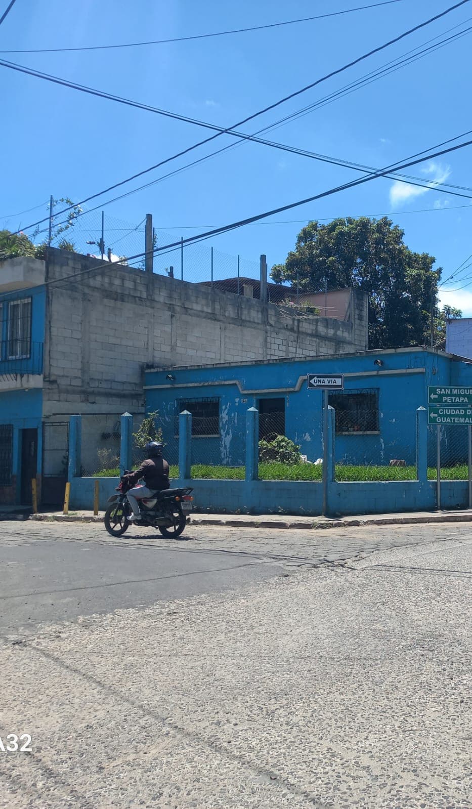 CASA CON USO DE SUELO COMERCIAL EN VILLA CANALES - foto 1