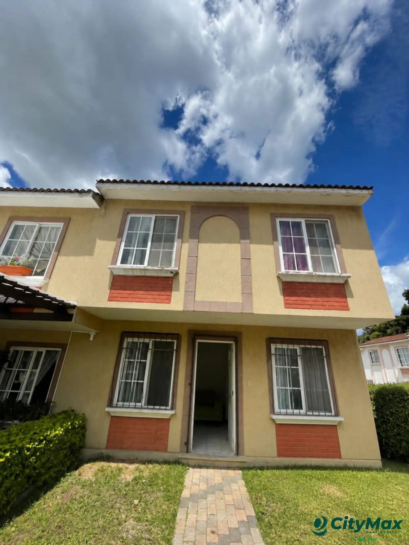 CASA EN VENTA  CONDOMINIO VIÑAS DEL SUR  FASE 2 V.N - Fachada