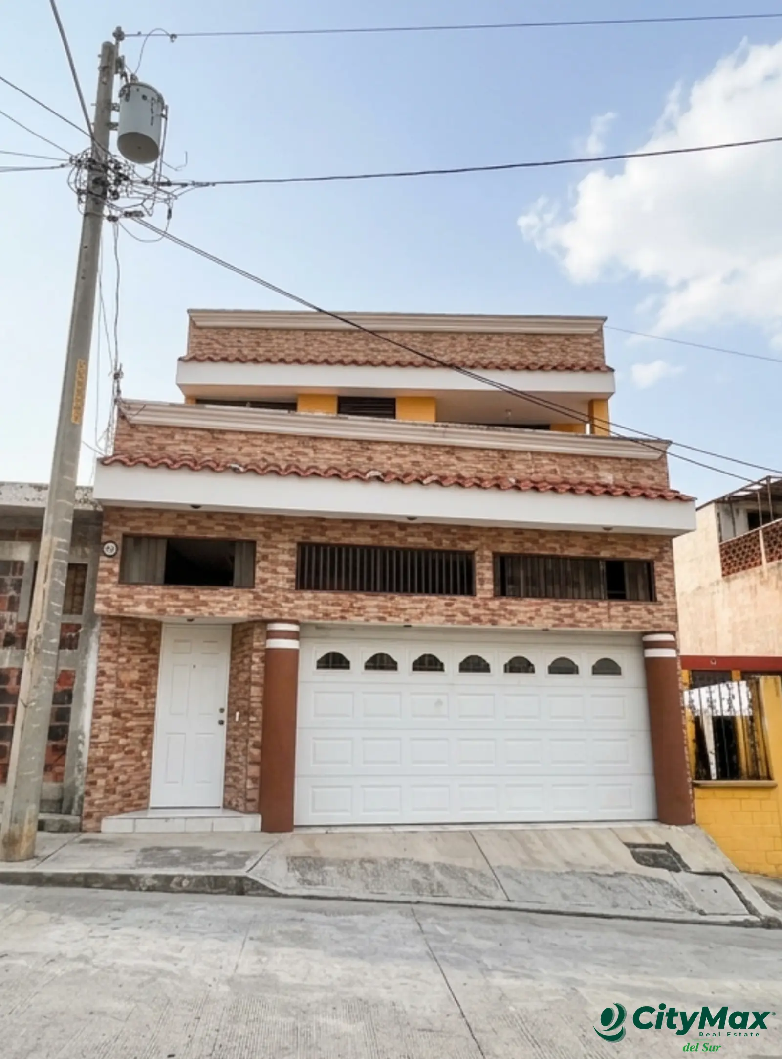 Casa en Venta Zona 18 dentro de residencial  - foto 1
