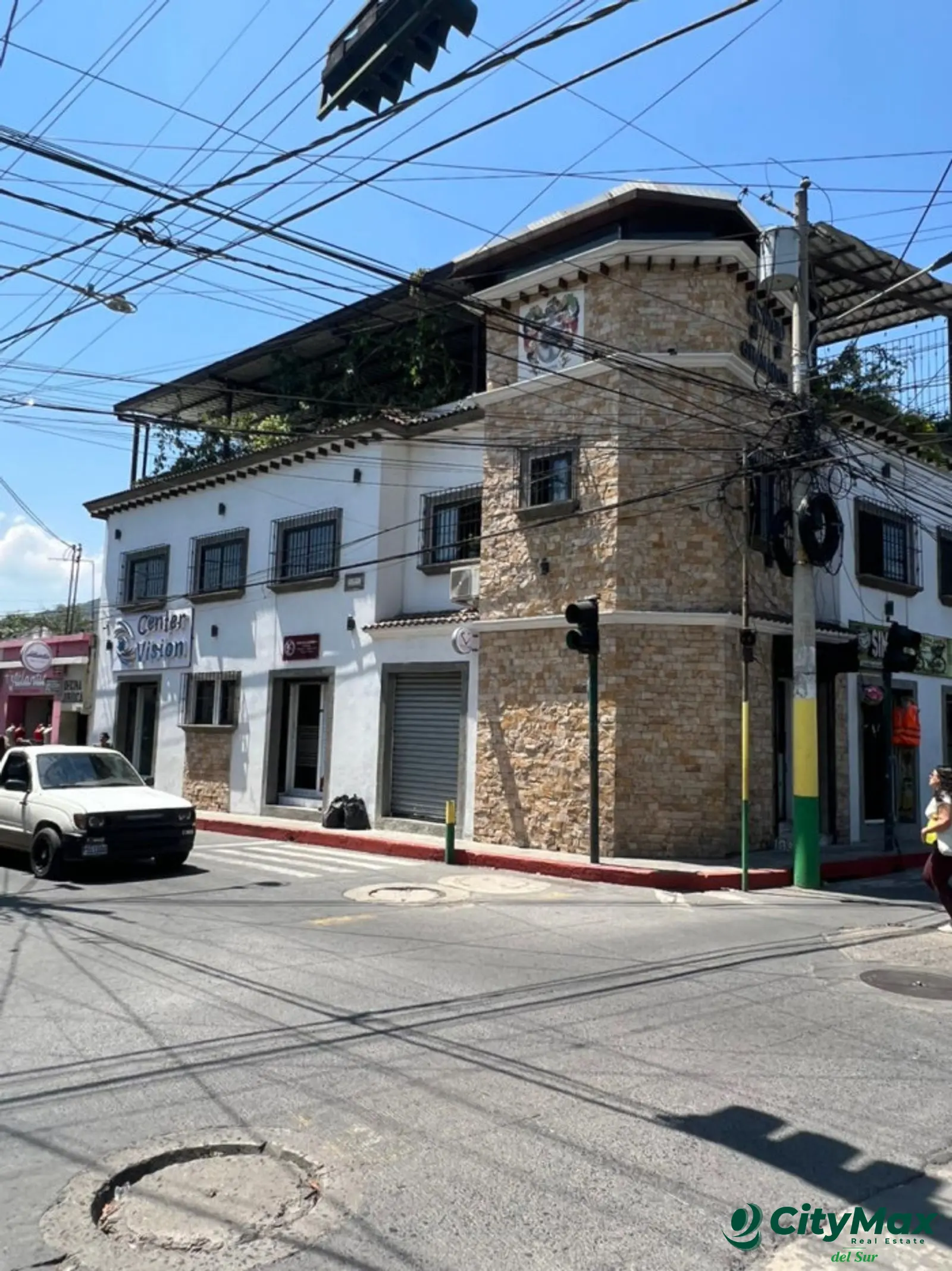 Oficinas Comerciales en renta calle principal Amatitlán - foto 1