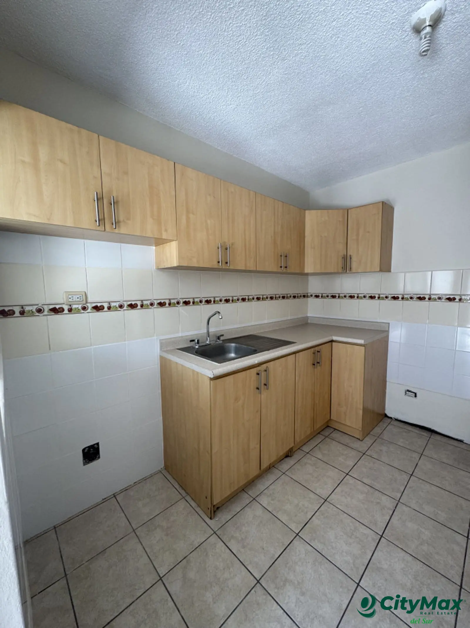Rento Casa en Cond. Atras de Plaza Villa Nueva - foto 7