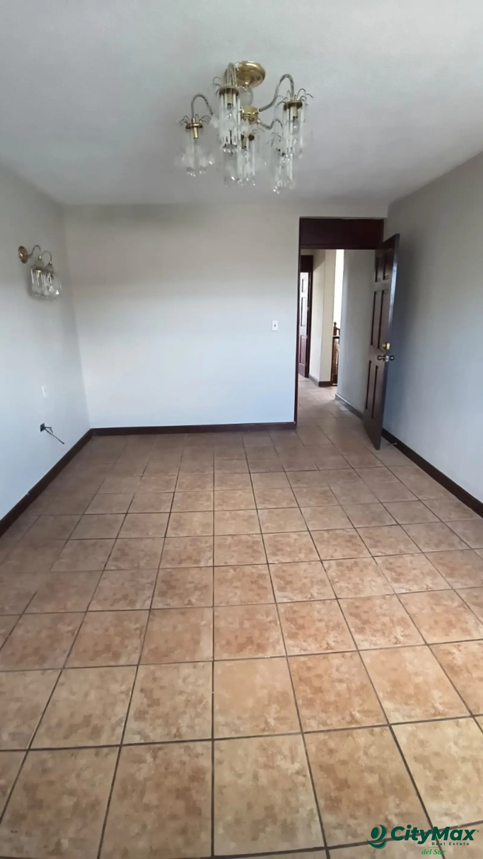 Amplia casa en venta en zona 18 Altos de la Atlántida - foto 14