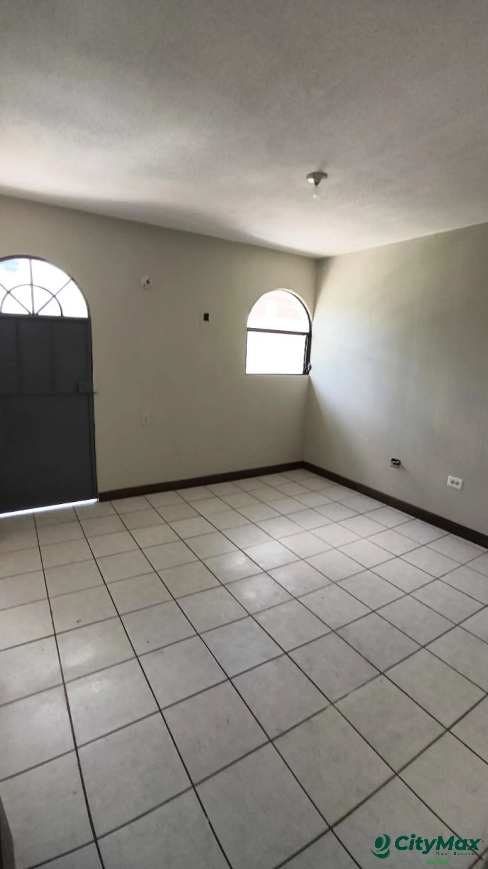 Amplia casa en venta en zona 18 Altos de la Atlántida - foto 9