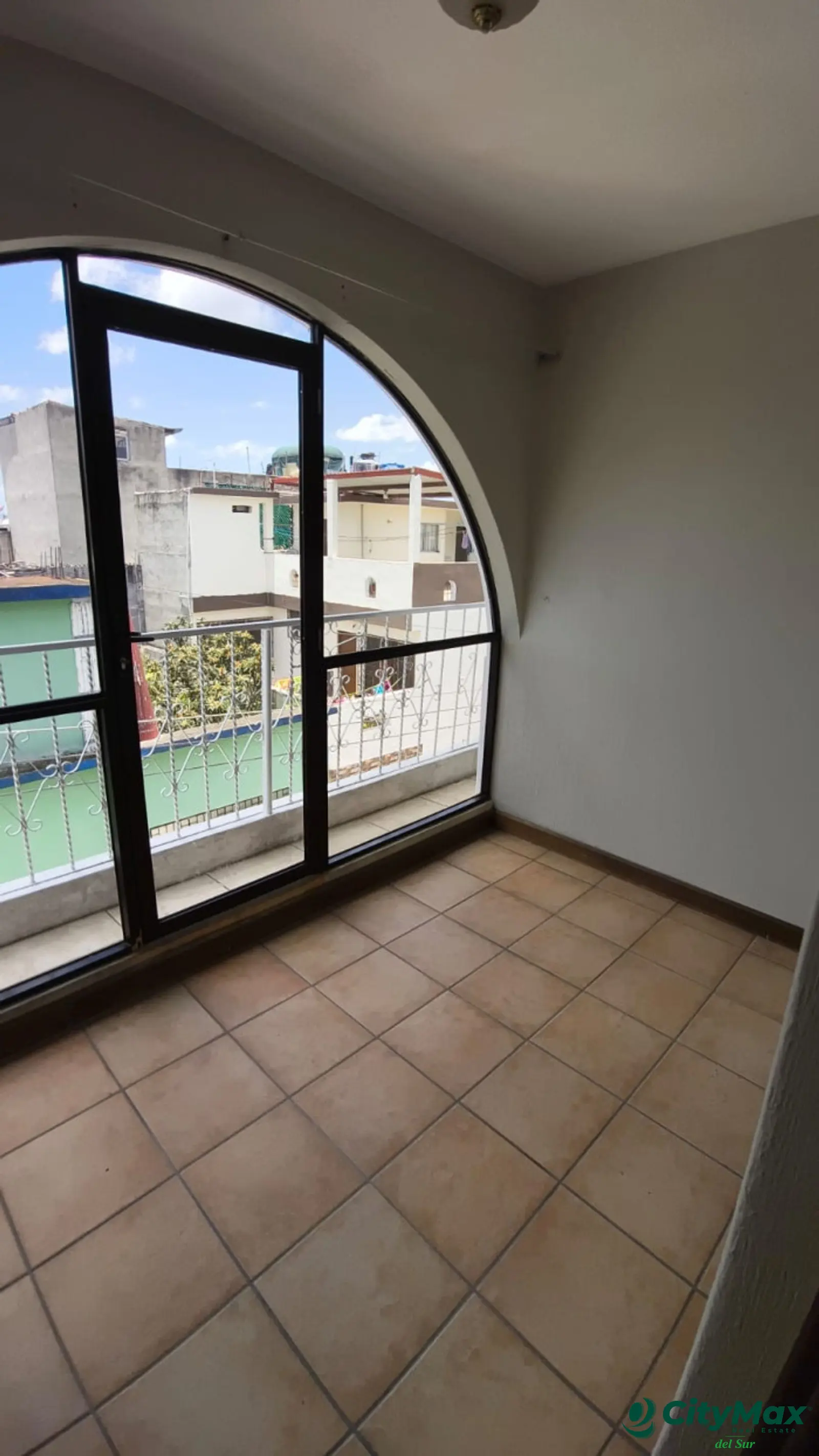 Amplia casa en venta en zona 18 Altos de la Atlántida - foto 21