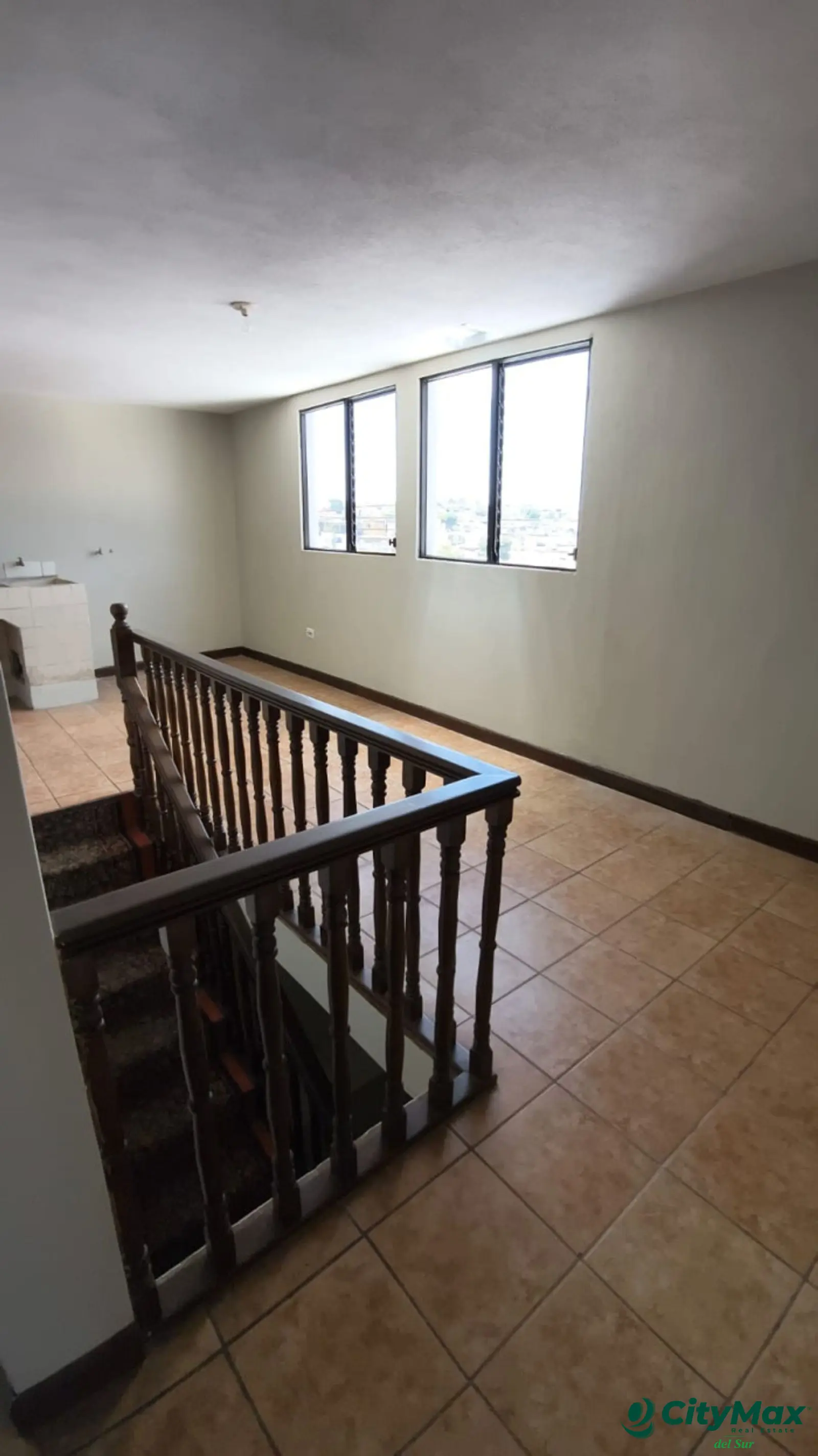 Amplia casa en venta en zona 18 Altos de la Atlántida - foto 16