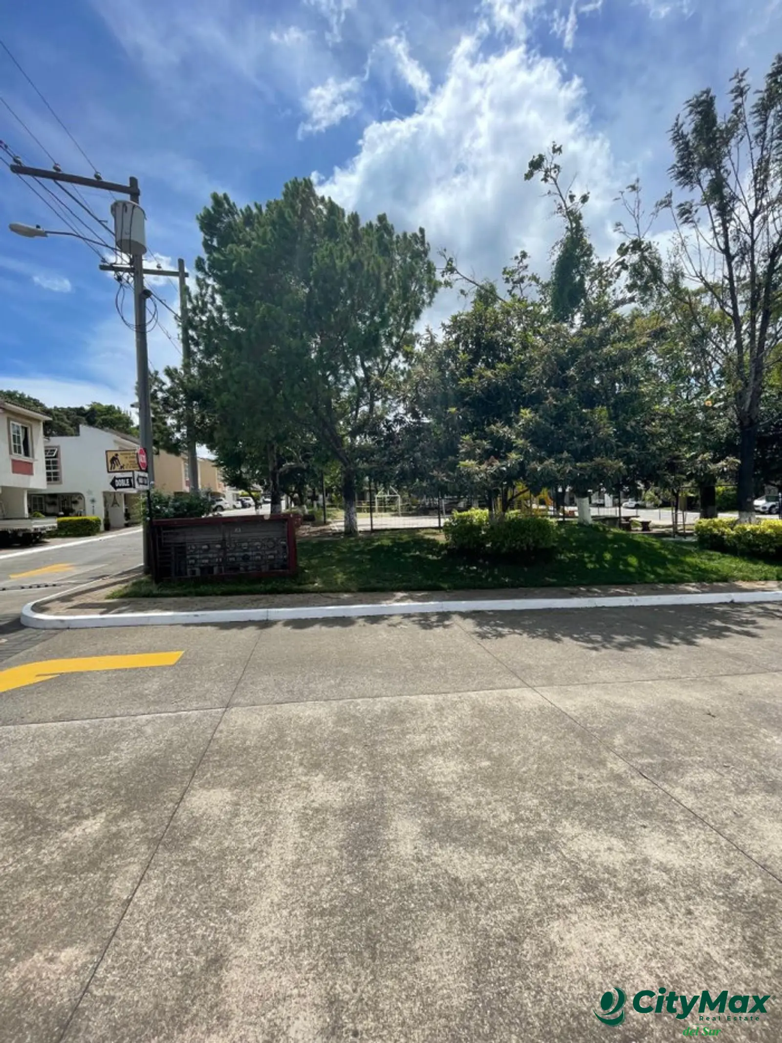 CASA EN VENTA CONDOMINIO VIÑAS DEL SUR FASE 2 V.N - CANCHA DE FOOT 2
