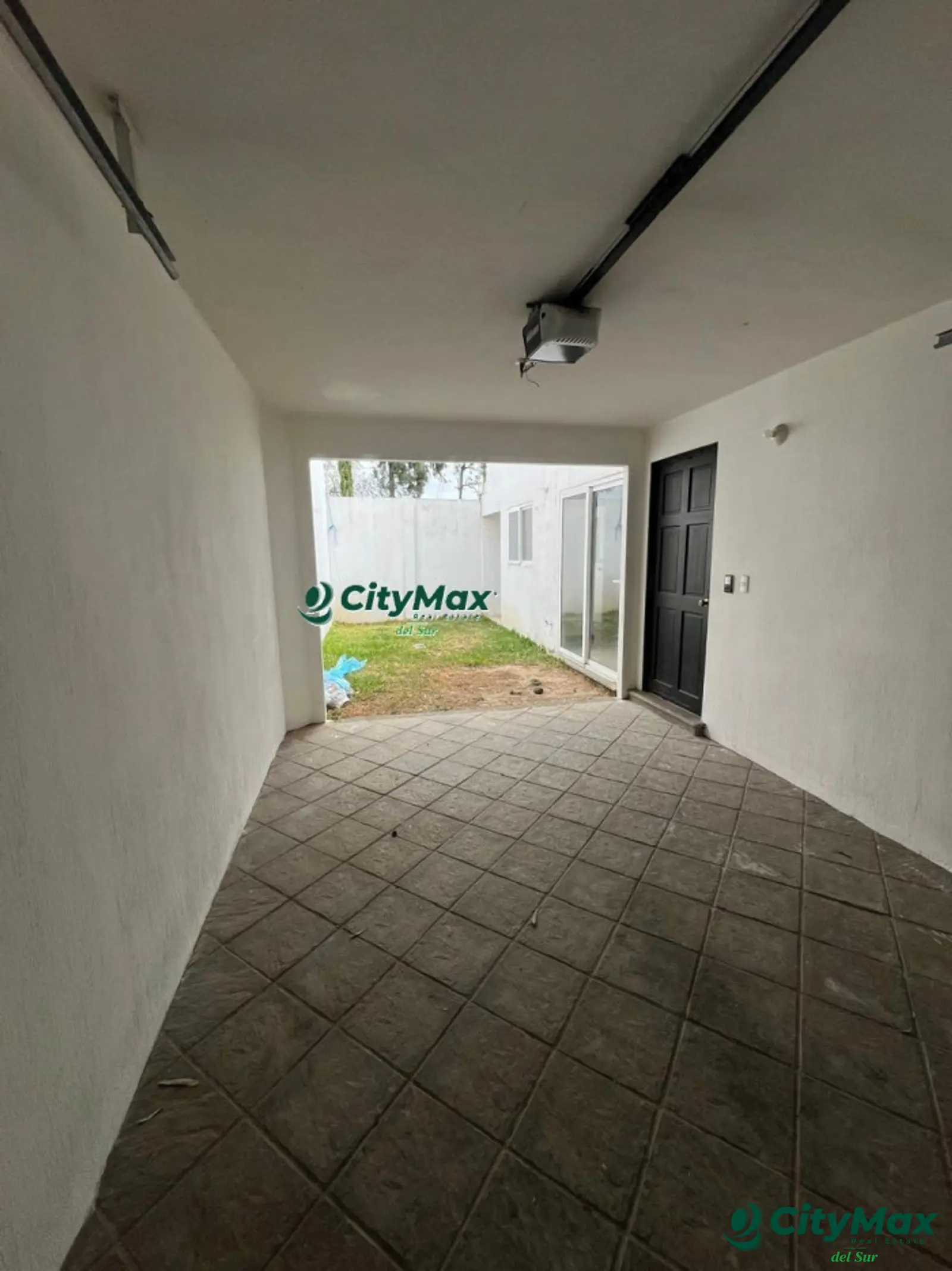 Casa en venta Sector 2 en Hacienda de Las Flores - Garage