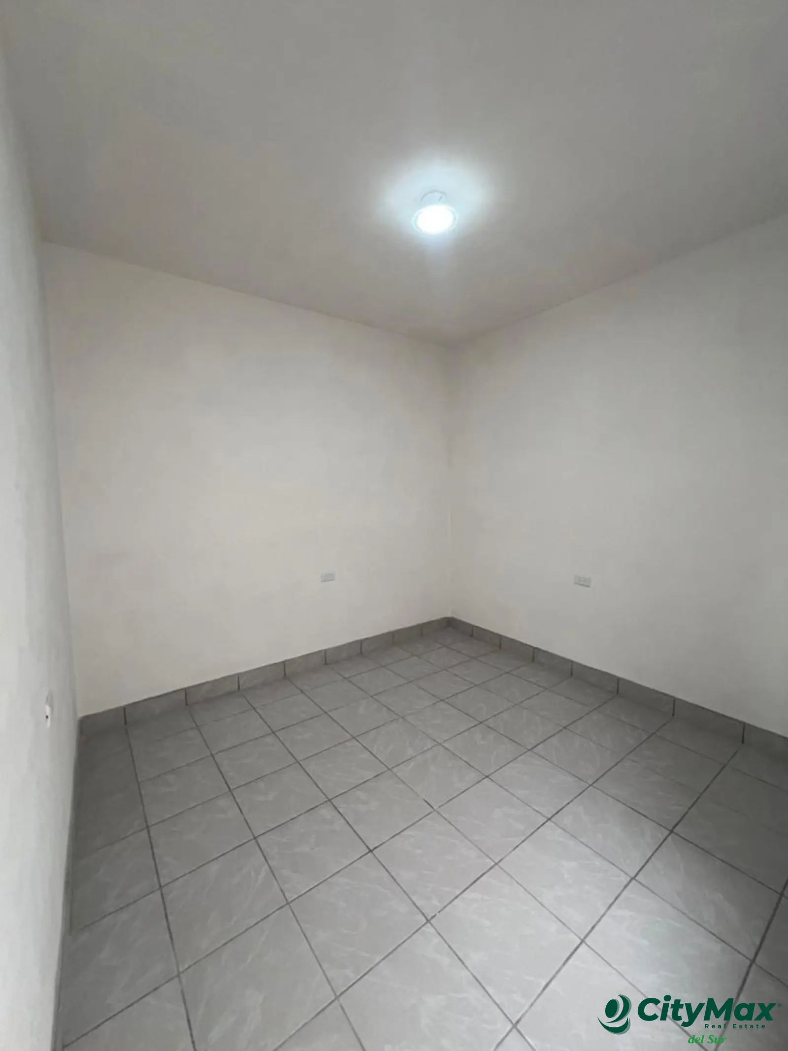 Casa con uso de suelo comercial. - foto 18