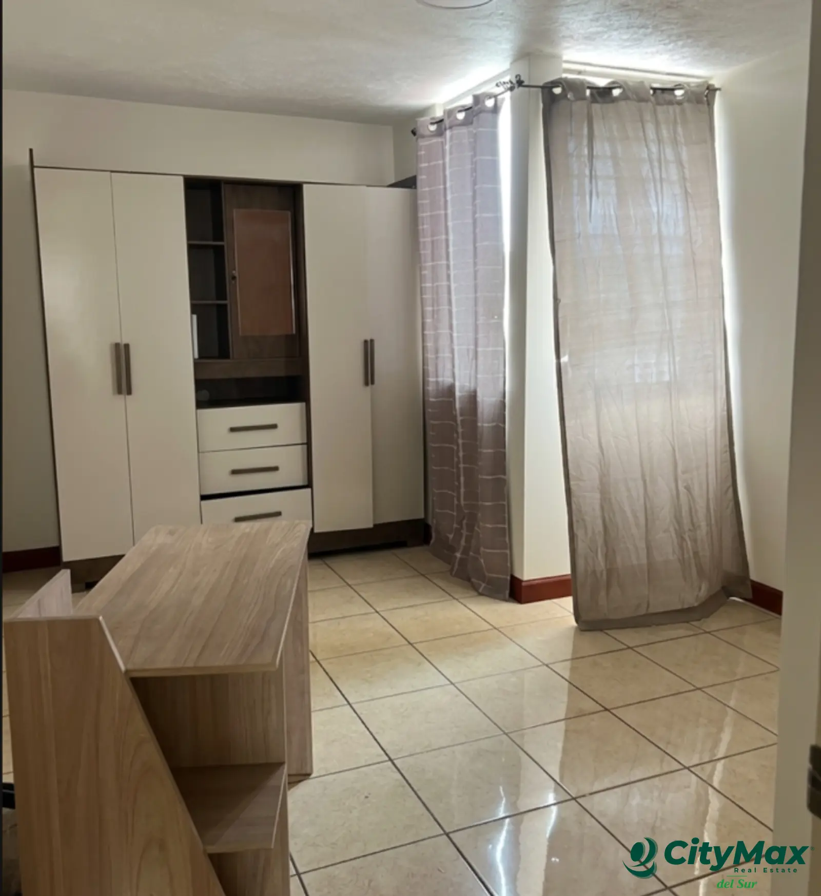Casa en Venta Zona 18 dentro de residencial  - foto 4