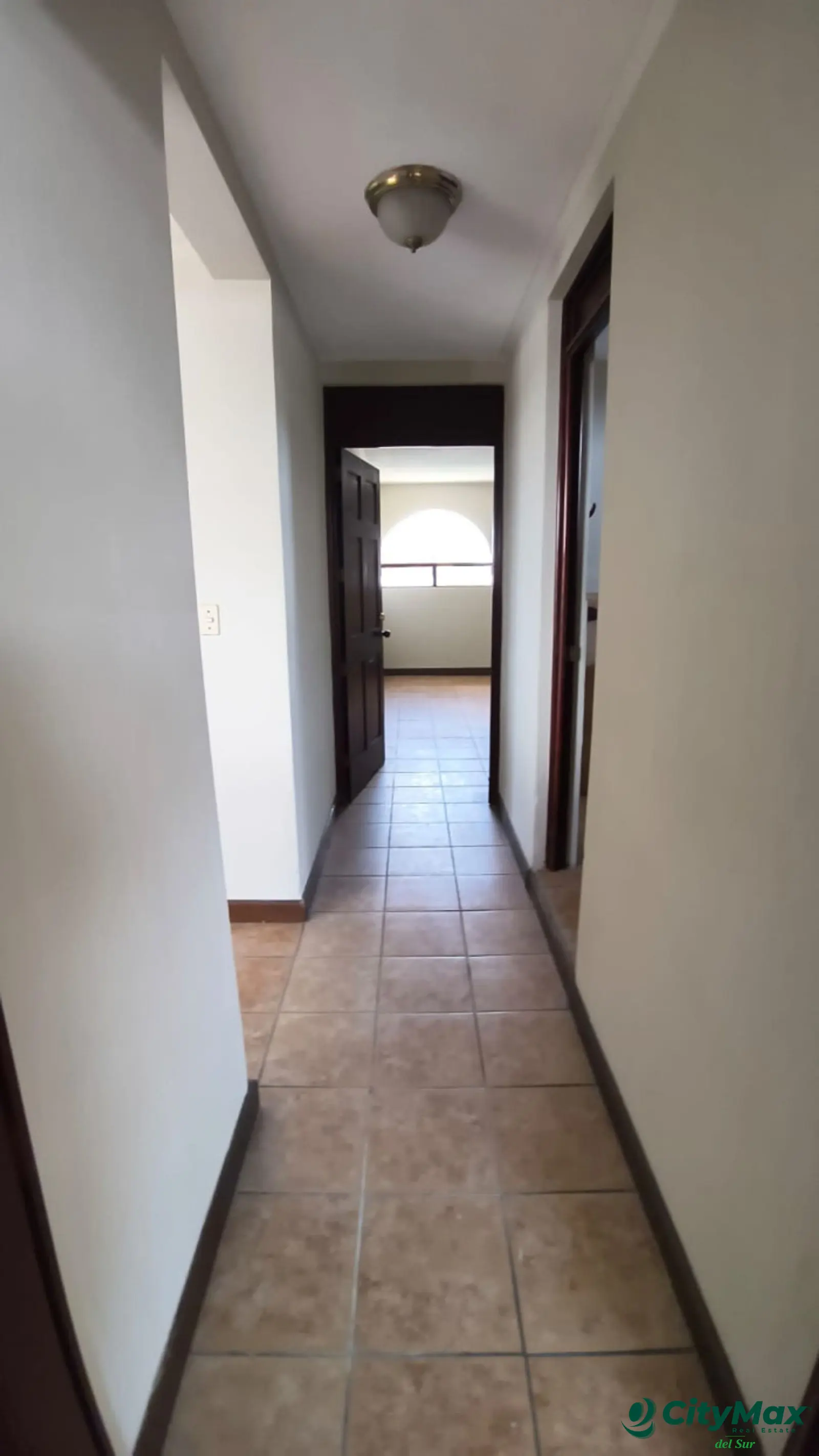 Amplia casa en venta en zona 18 Altos de la Atlántida - foto 24