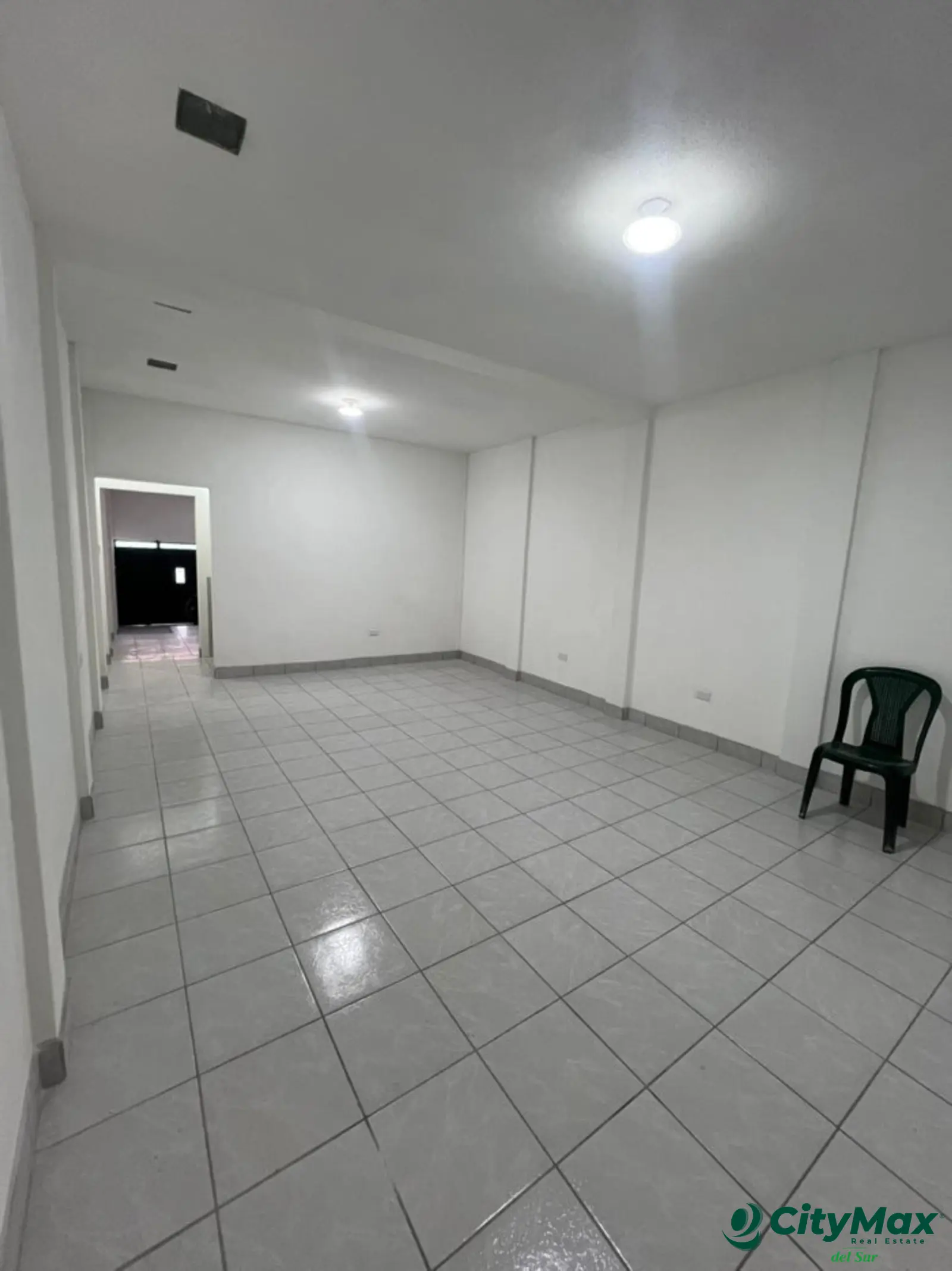 Casa con uso de suelo comercial. - foto 12