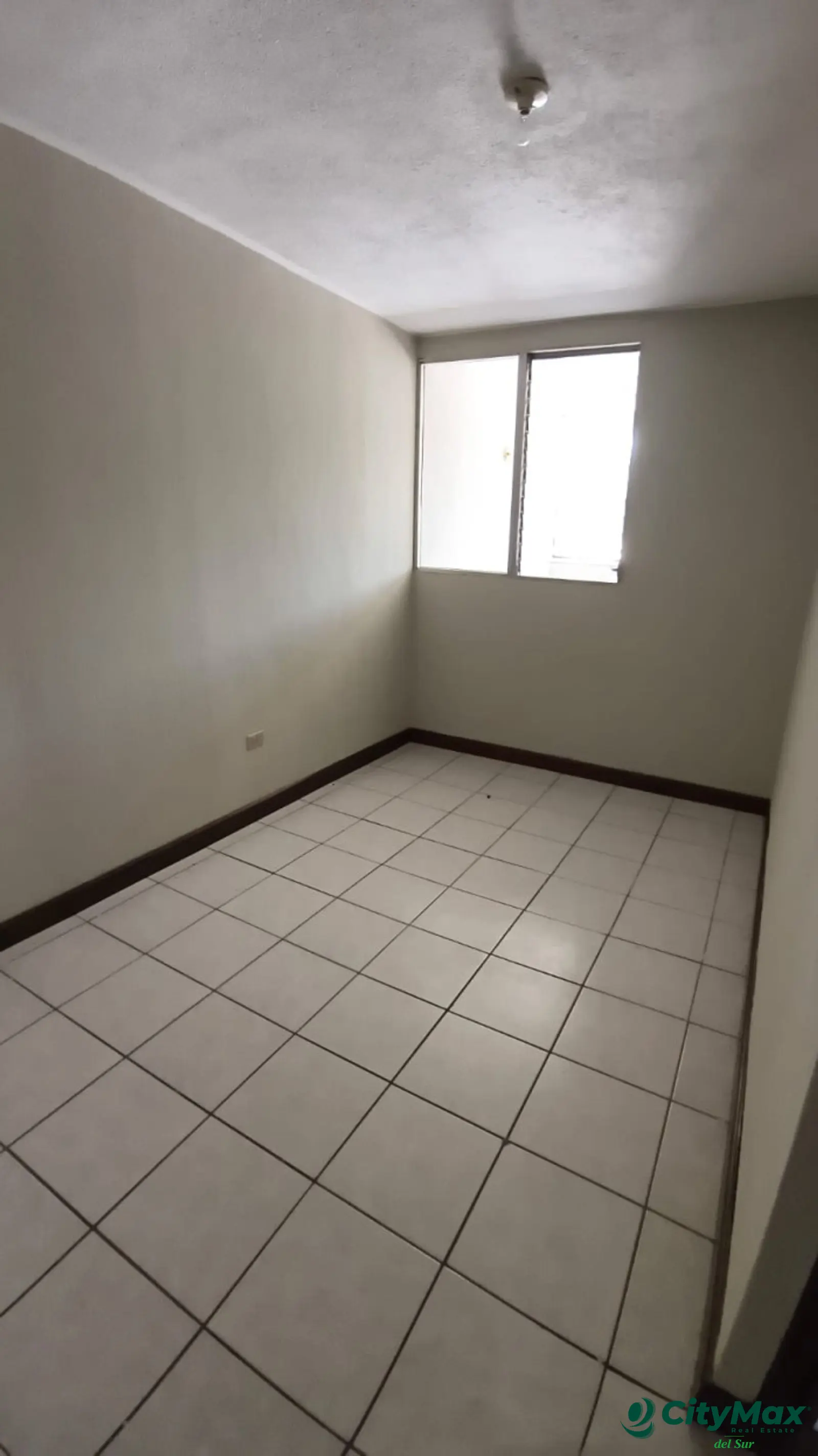 Amplia casa en venta en zona 18 Altos de la Atlántida - foto 3