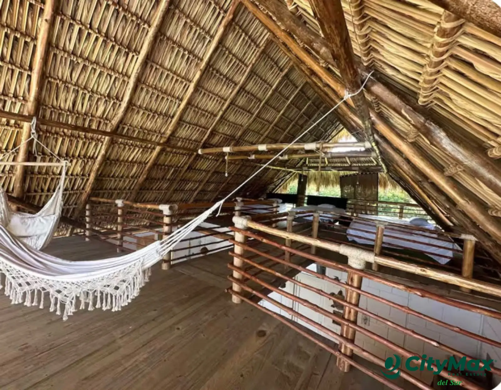 Chalet amueblado en venta, Monterrico - foto 2