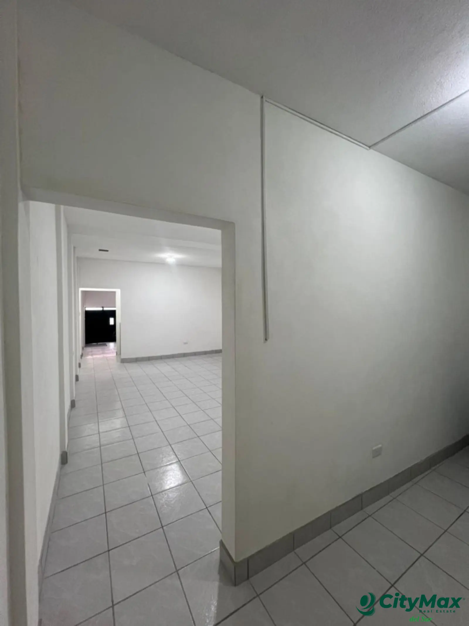 Casa con uso de suelo comercial. - foto 10