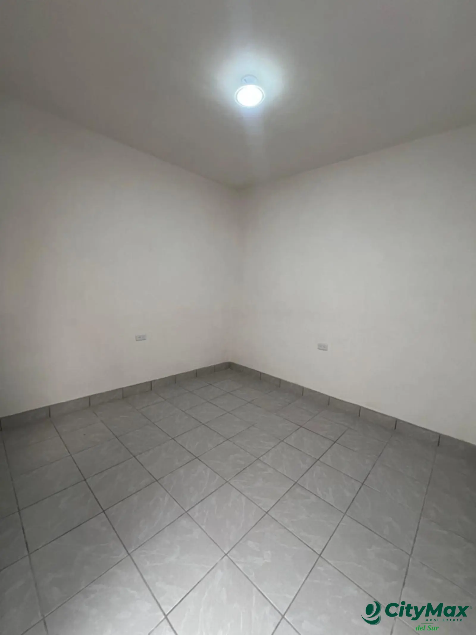 Casa con uso de suelo comercial. - foto 19
