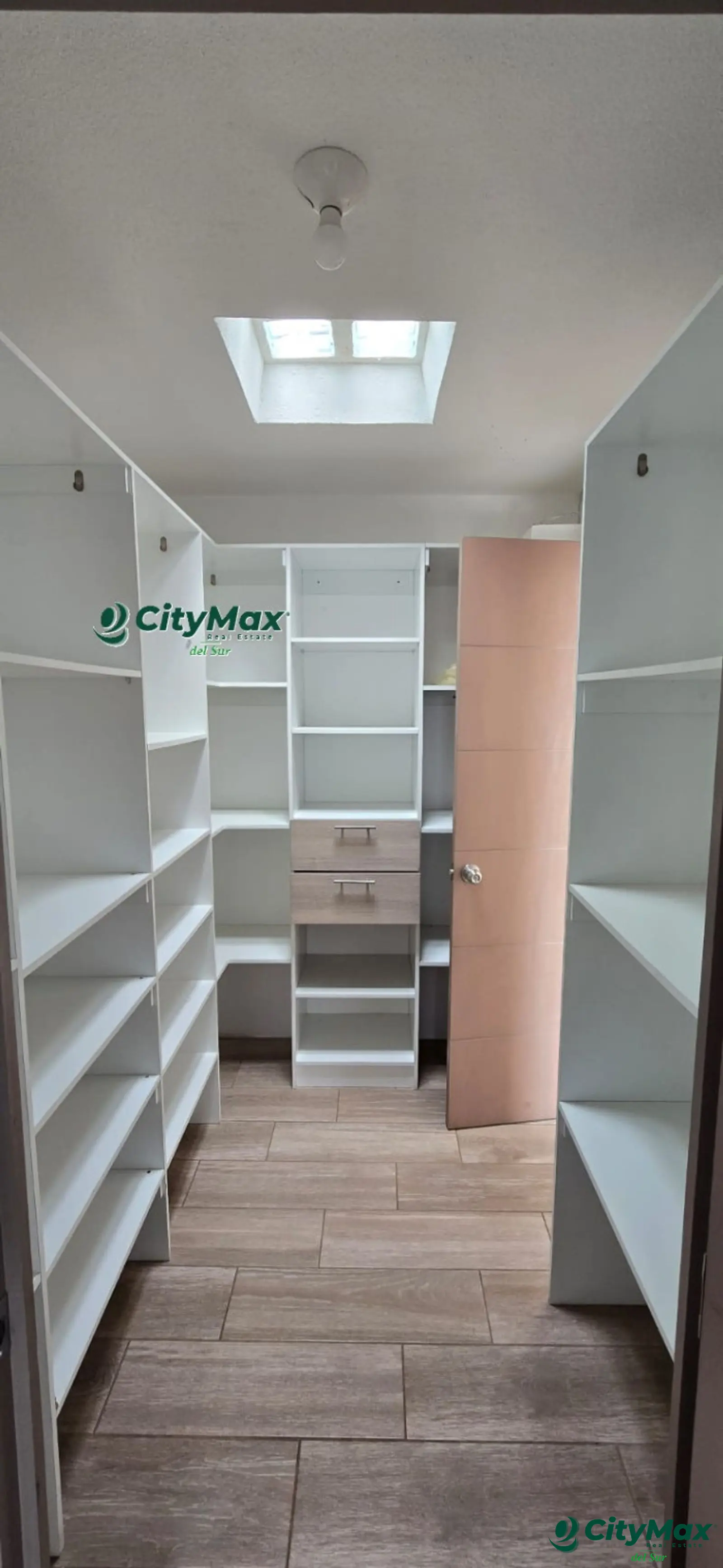 Casa en venta en Andana 2 en Hacienda de Las Flores - Walking Closet