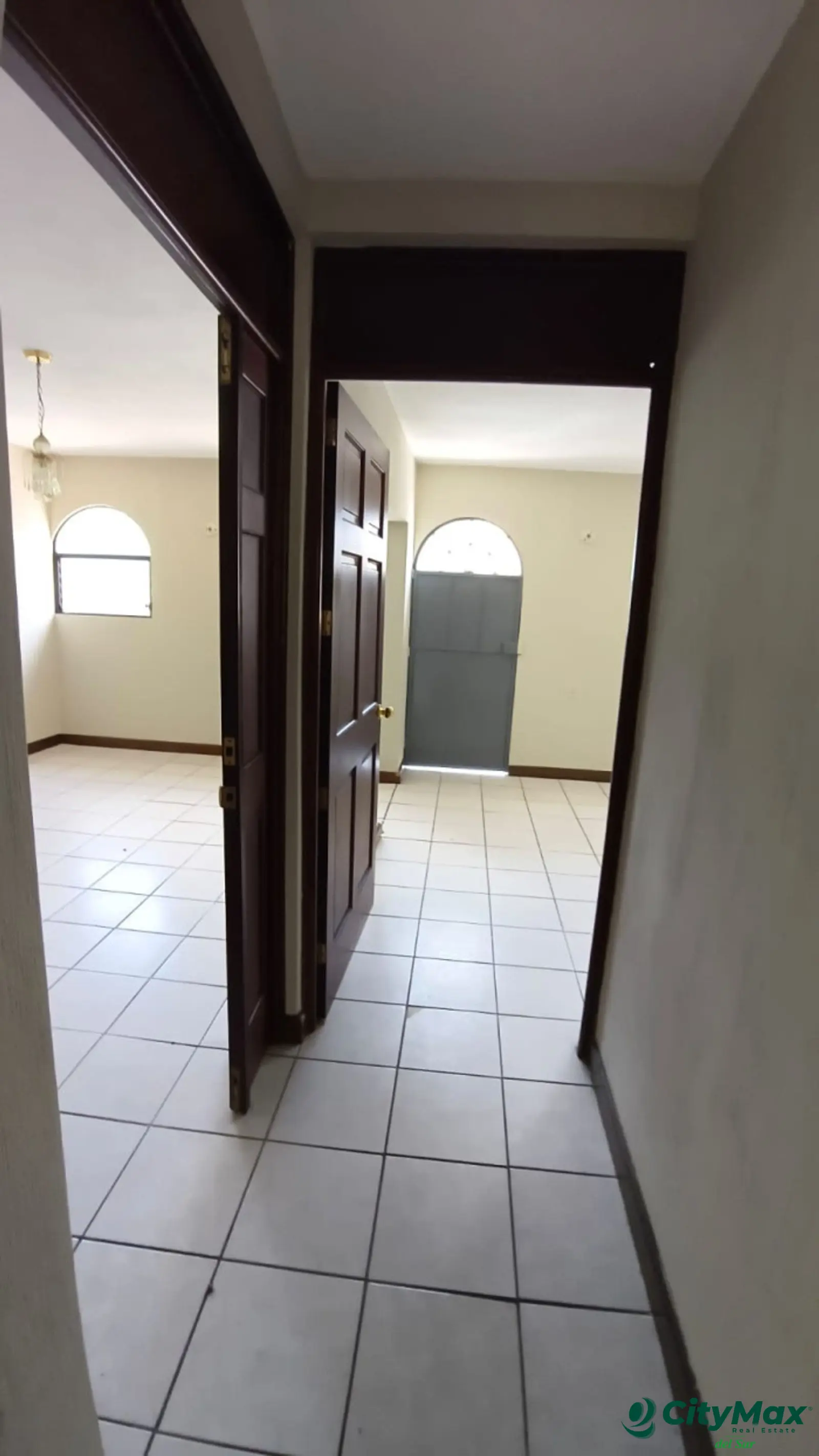 Amplia casa en venta en zona 18 Altos de la Atlántida - foto 13