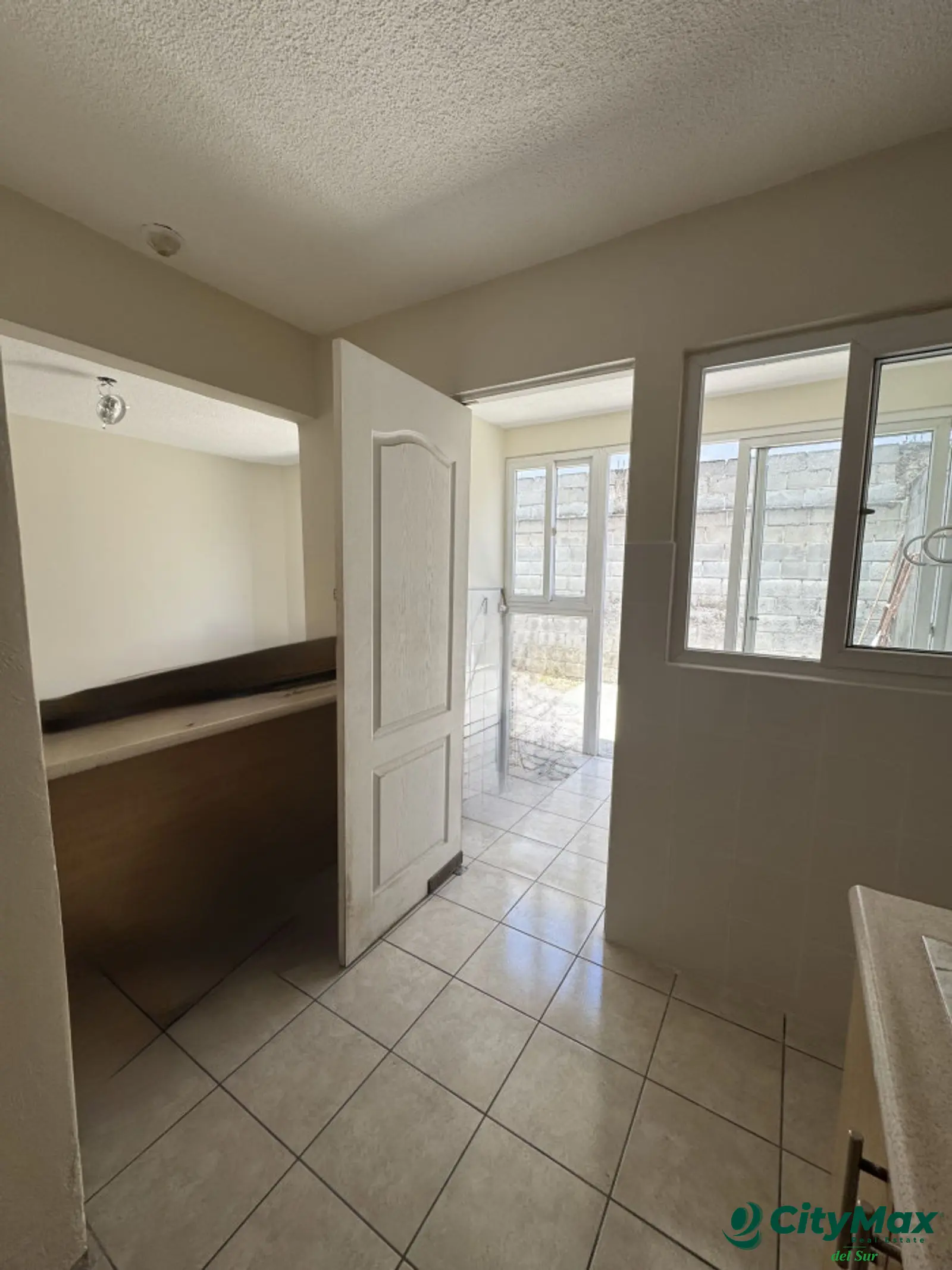 Rento Casa en Cond. Atras de Plaza Villa Nueva - foto 5