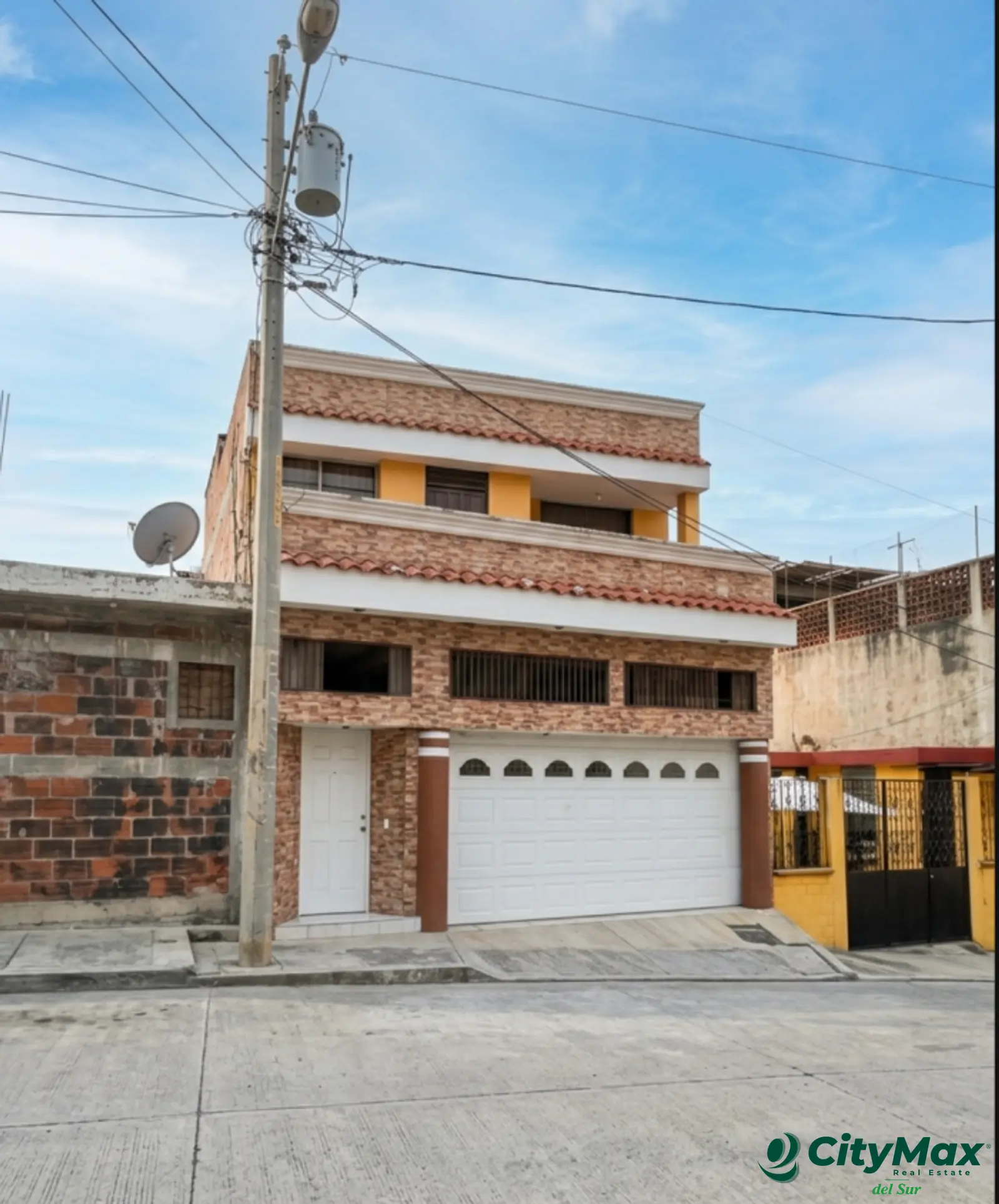 Casa en Venta Zona 18 dentro de residencial  - foto 2
