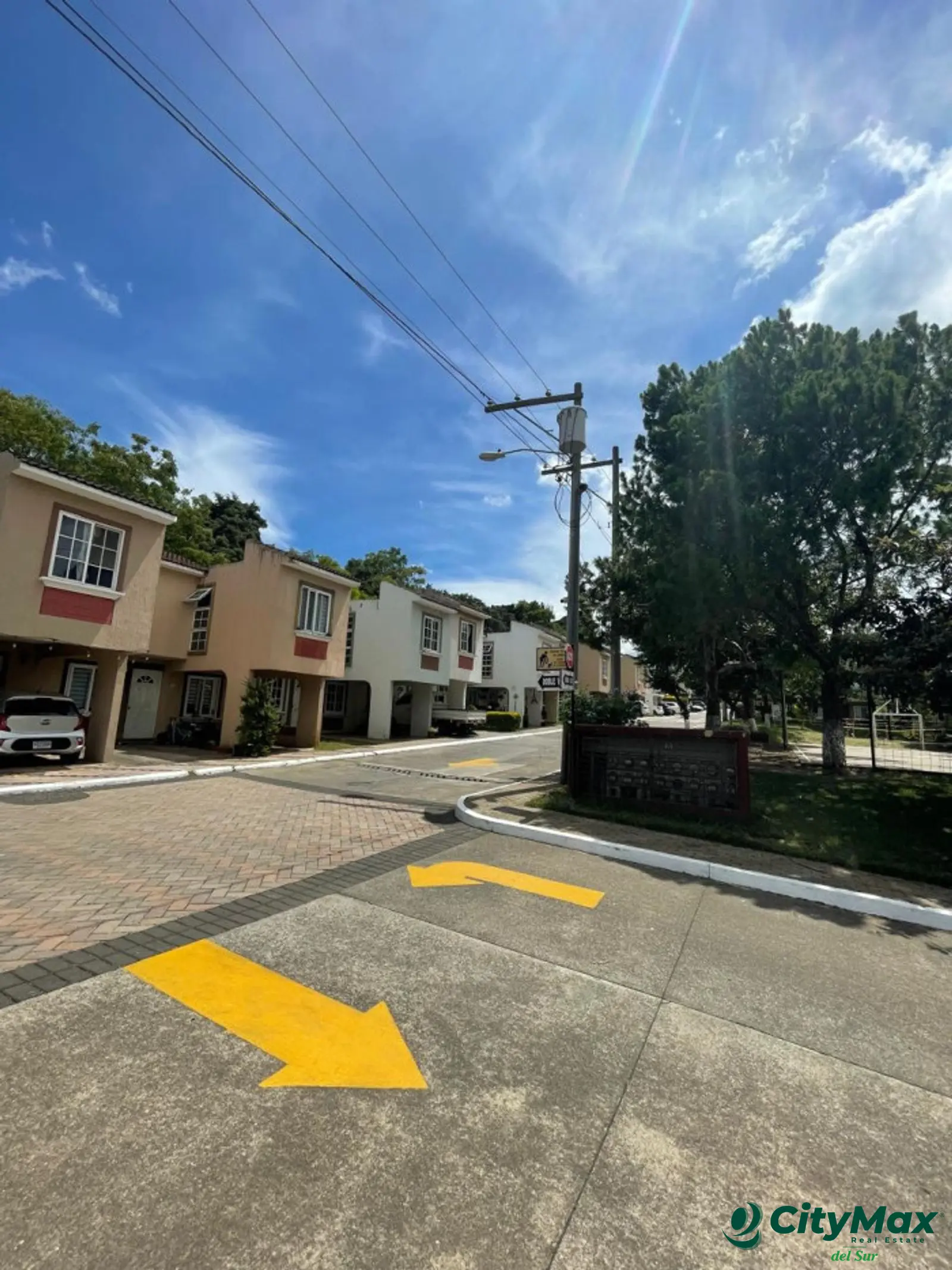 CASA EN VENTA CONDOMINIO VIÑAS DEL SUR FASE 2 V.N - ES DE ESQUINA