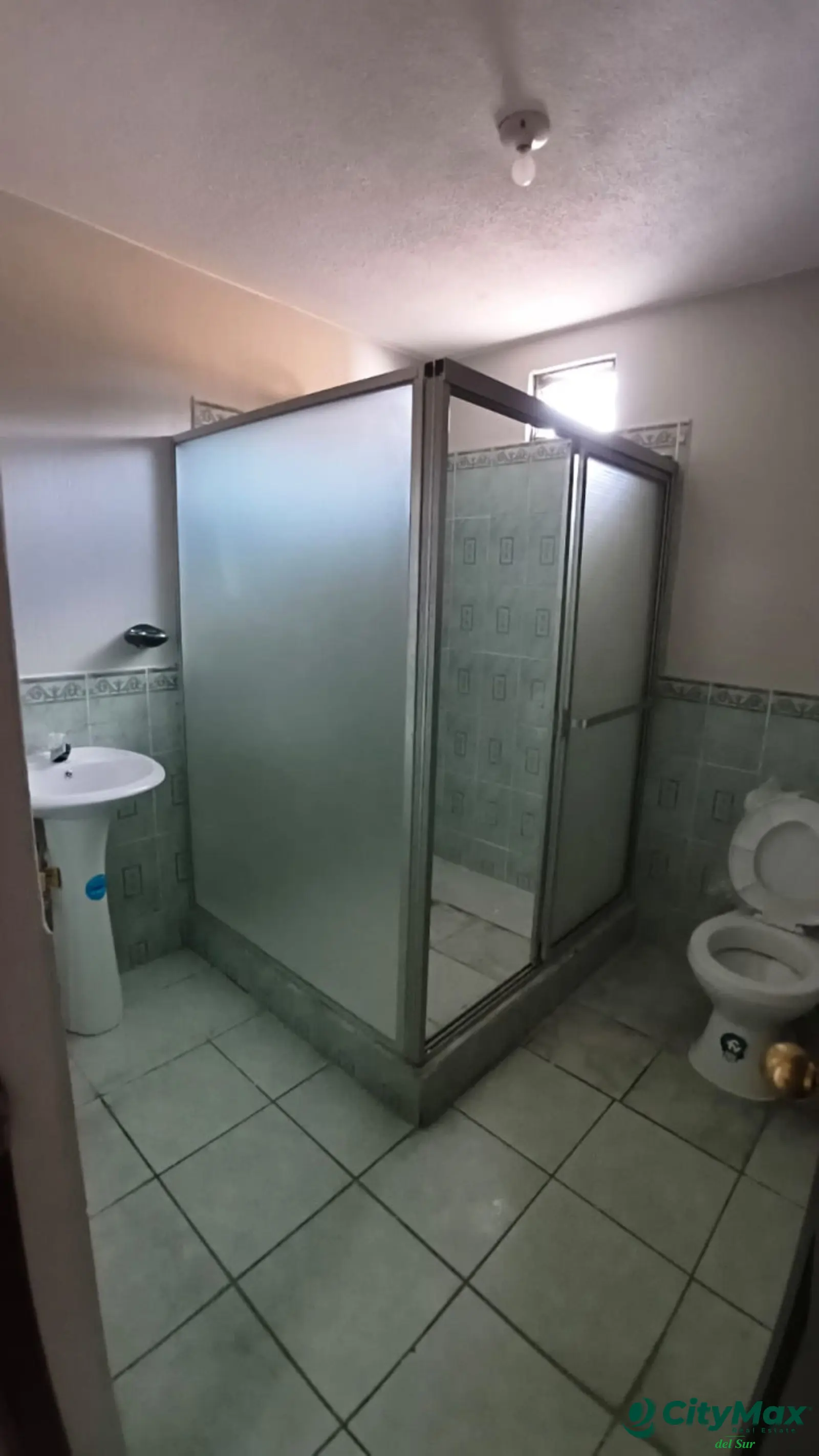 Amplia casa en venta en zona 18 Altos de la Atlántida - foto 4