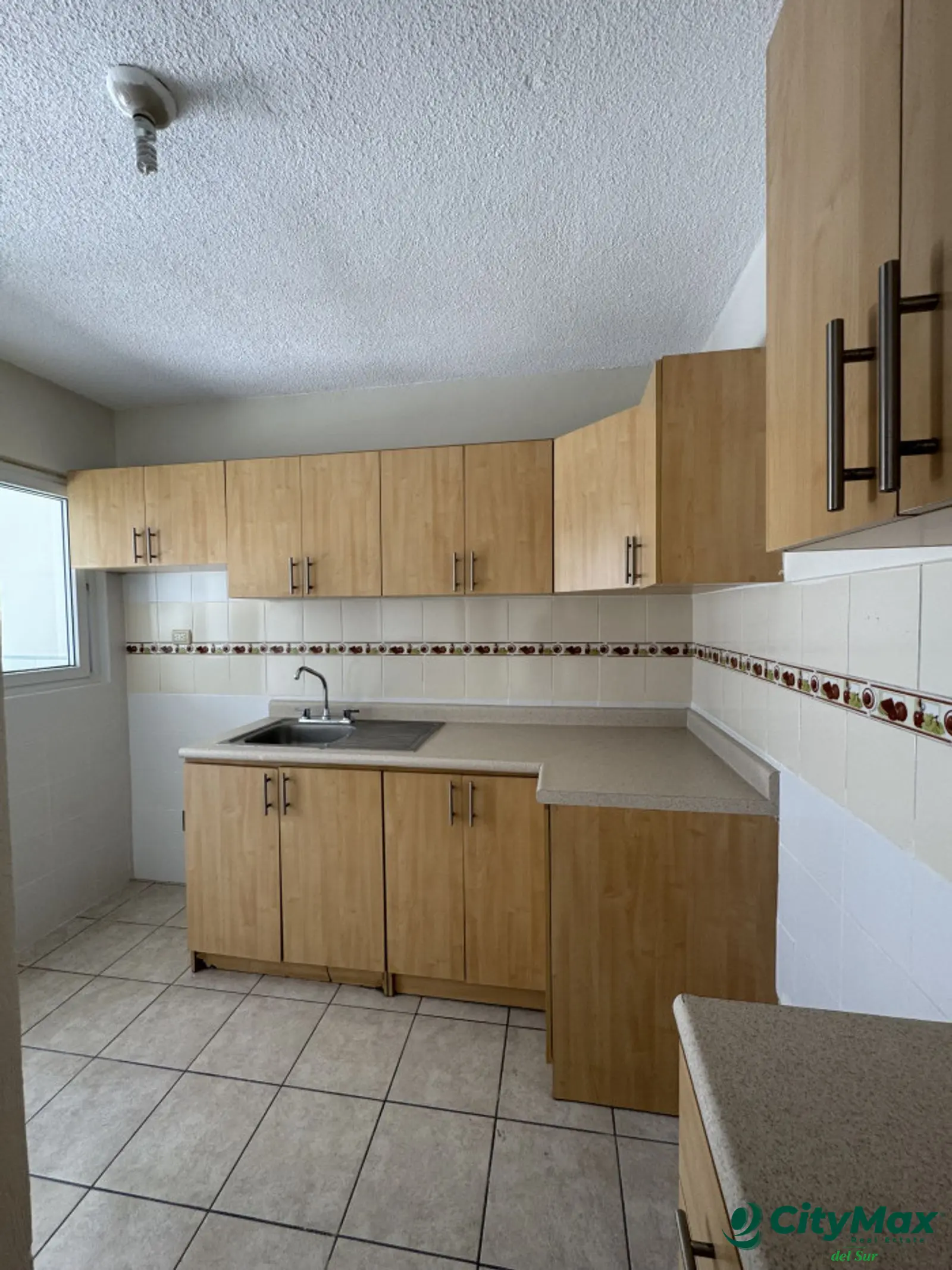Rento Casa en Cond. Atras de Plaza Villa Nueva - foto 4