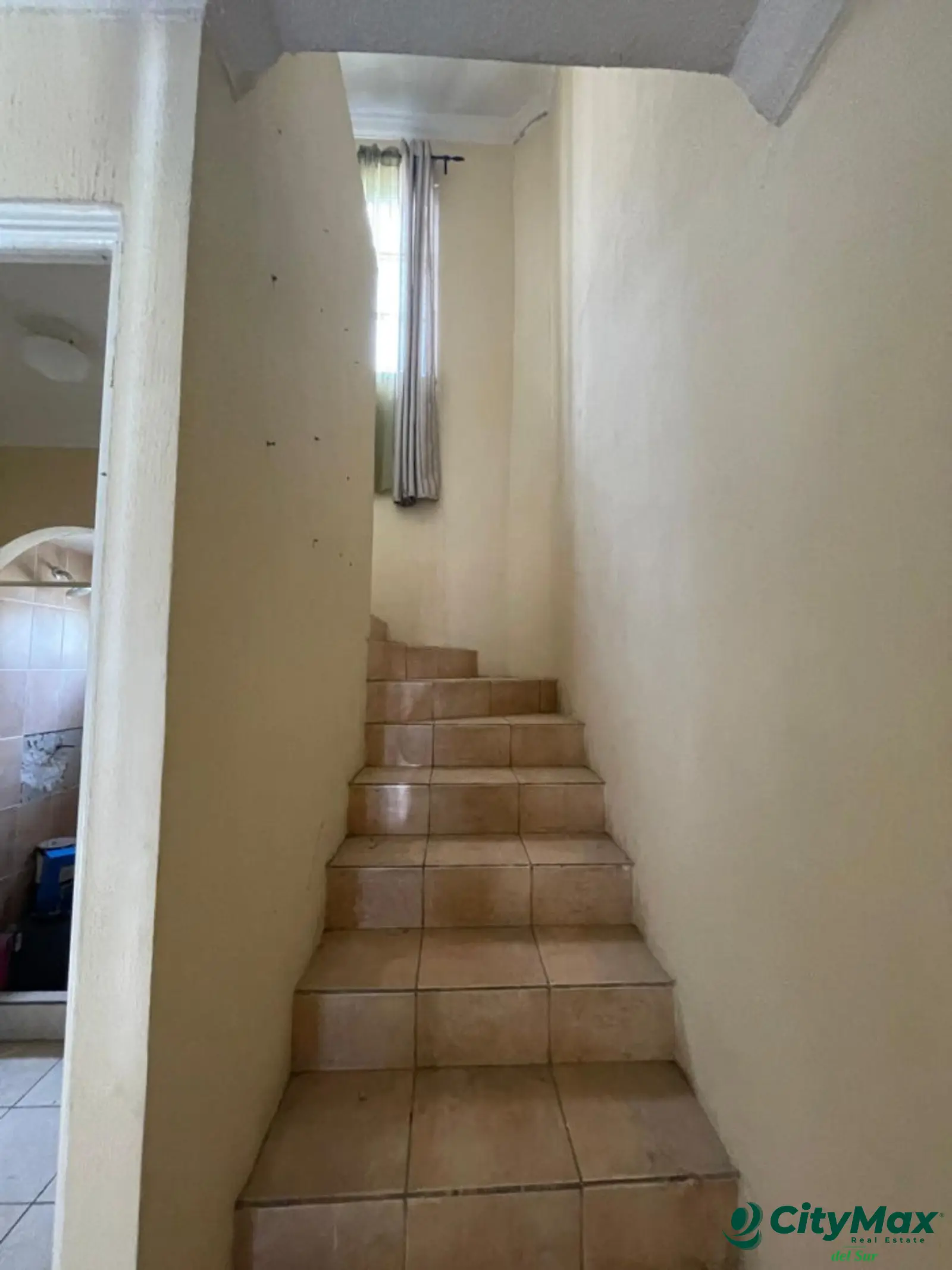 CASA EN VENTA CONDOMINIO VIÑAS DEL SUR FASE 2 V.N - GRADAS A SEGUNDO NIVEL