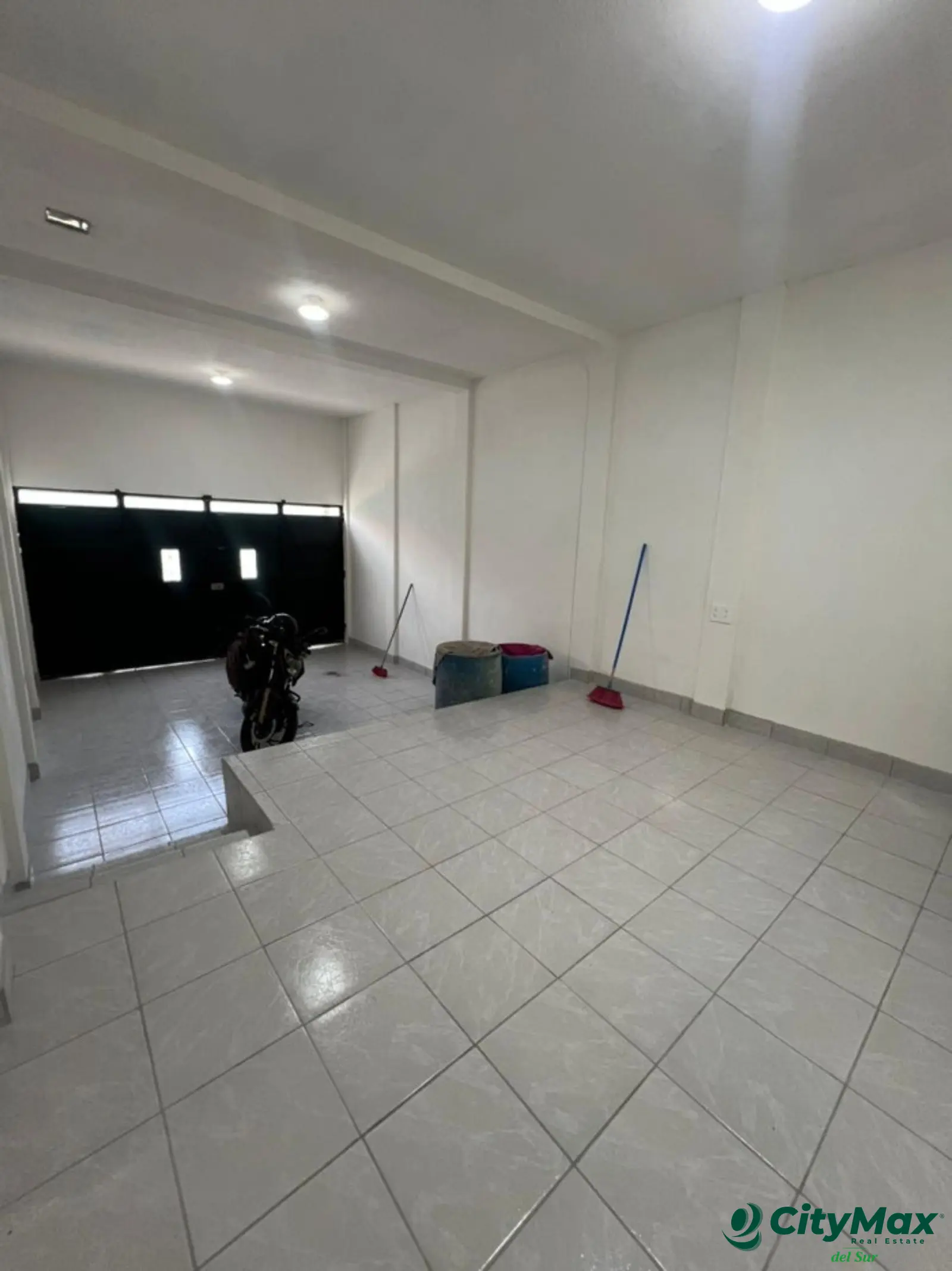 Casa con uso de suelo comercial. - foto 5