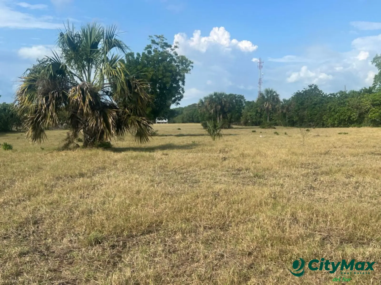 Terreno Comercial frente a carretera a Monterrico - foto 4