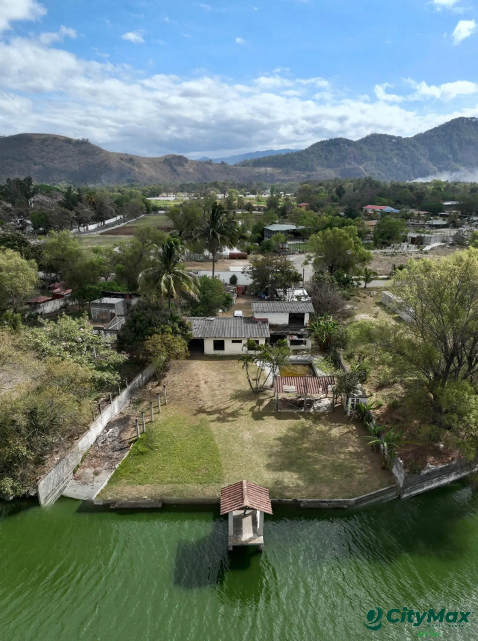 Chalet en venta a orilla del lago Amatitlán - foto 8