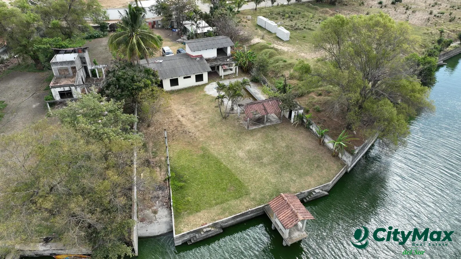 Chalet en venta a orilla del lago Amatitlán - foto 2