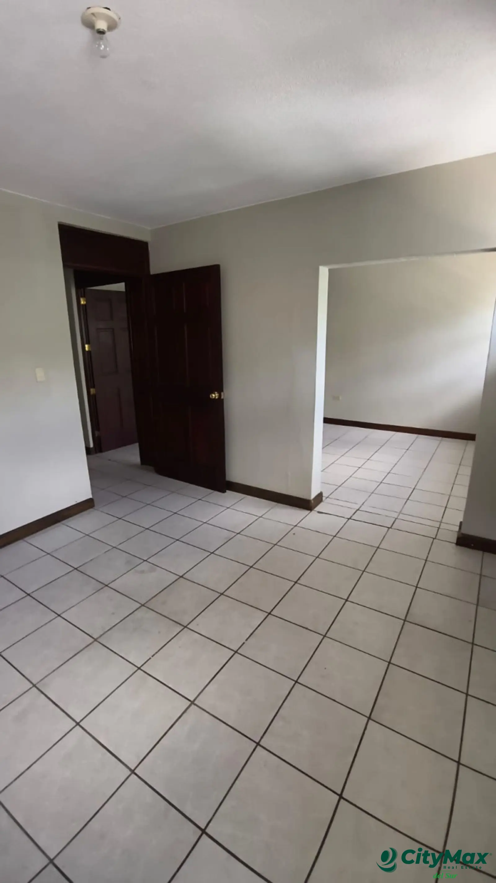 Amplia casa en venta en zona 18 Altos de la Atlántida - foto 8