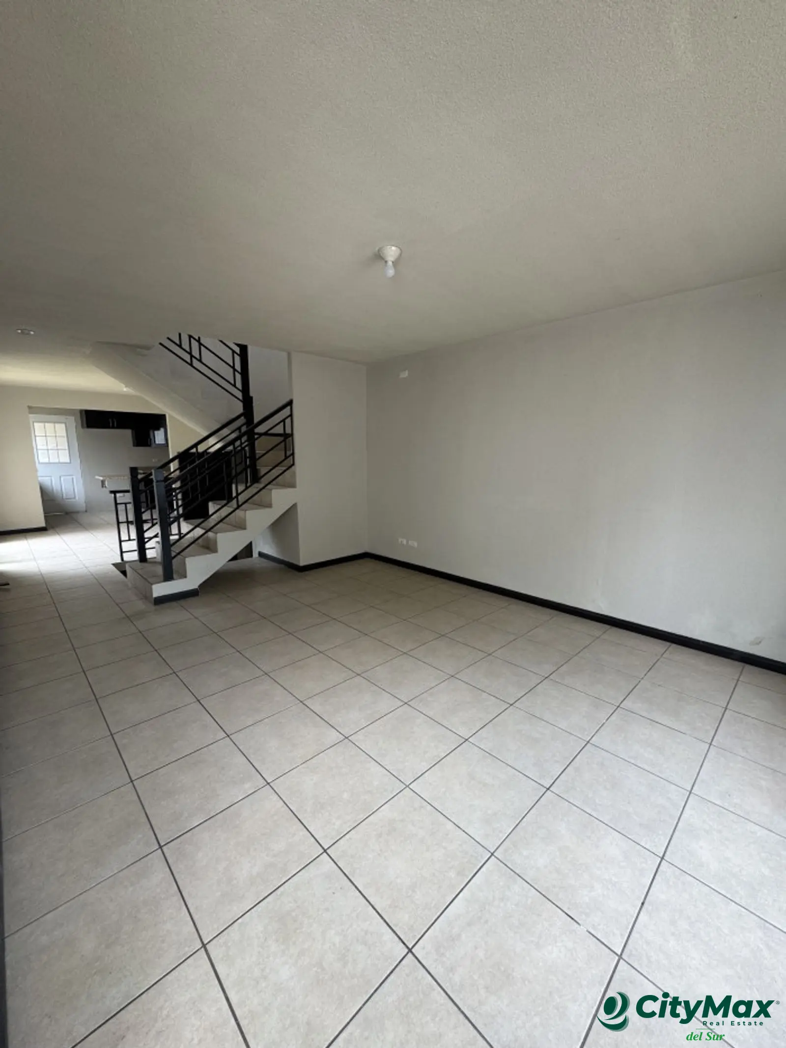 Vendo Casa en Cond en Zona 2 de Villa Nueva (Esquina) - foto 2