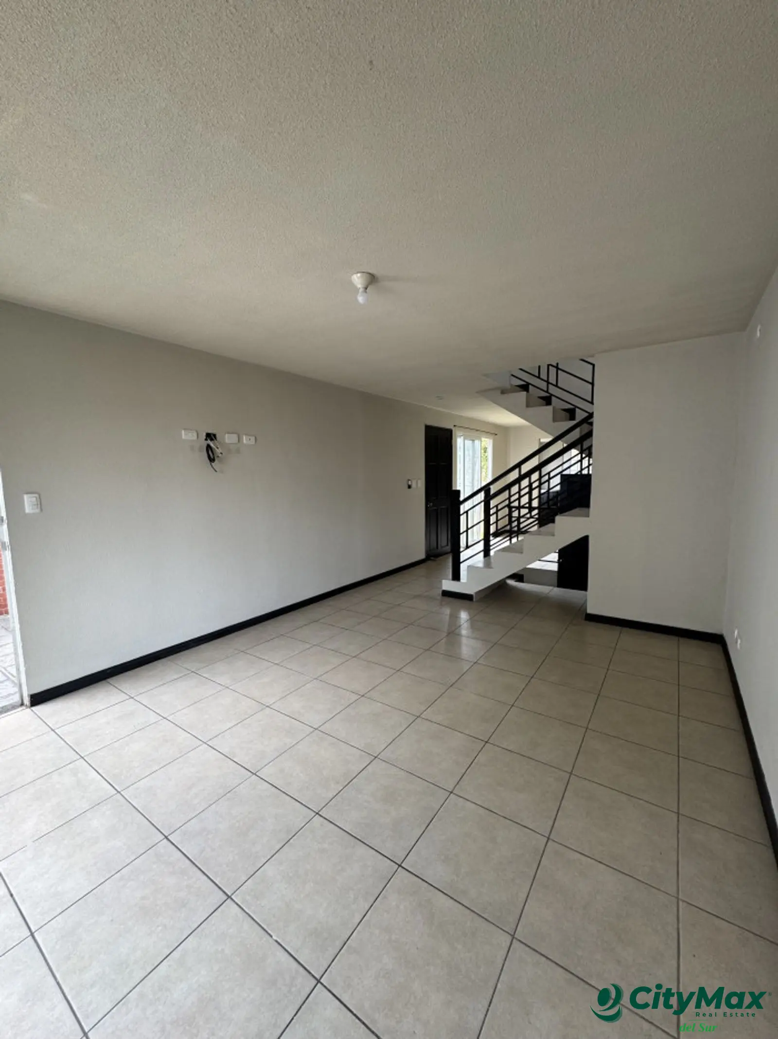Vendo Casa en Cond en Zona 2 de Villa Nueva (Esquina) - foto 3